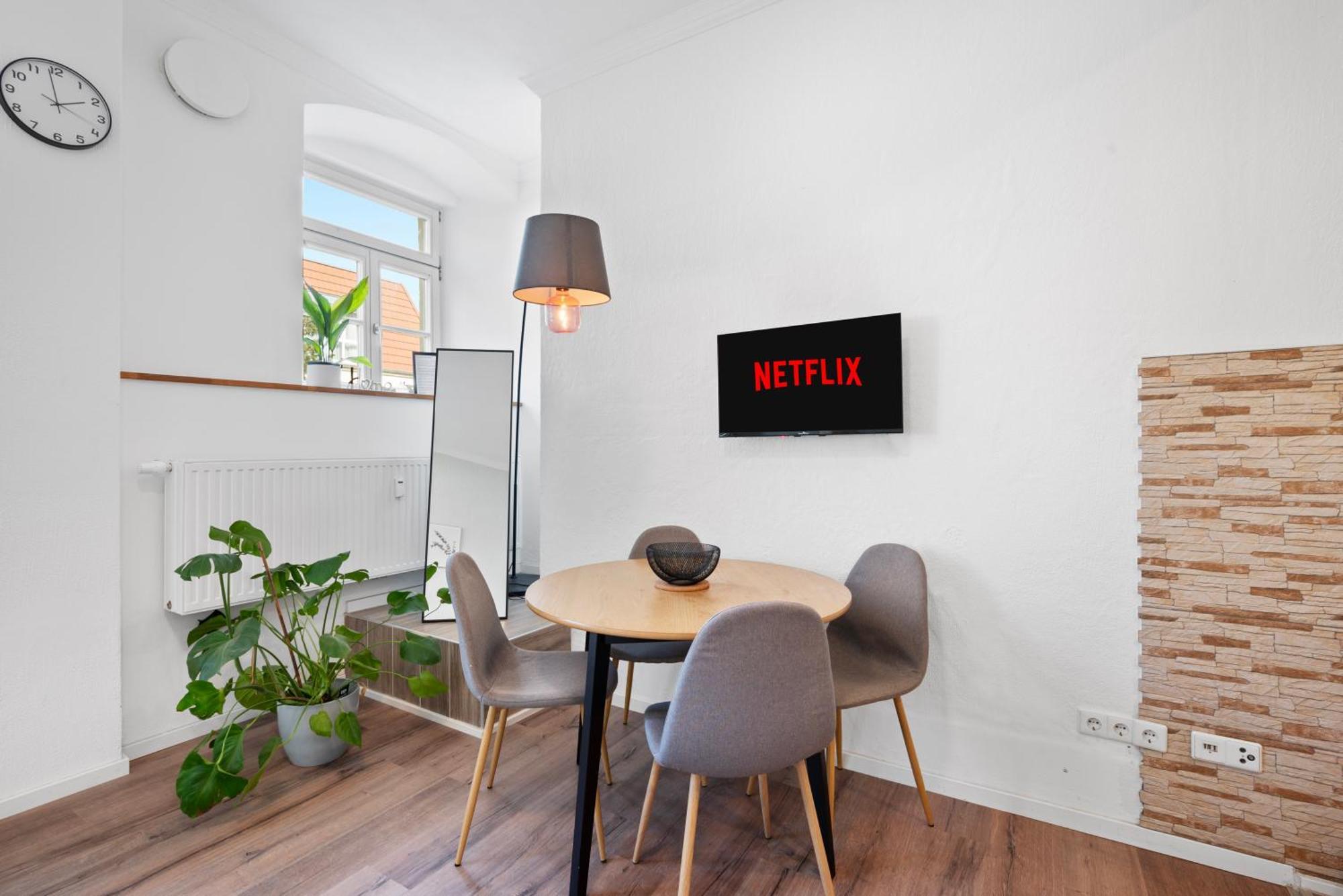 Backhome - Business&Family - Fantastische Schlosslage, Smarttv, Netflix, 50Qm, 24H Checkin - Apartment 1 ลุดวิกสบูร์ก ภายนอก รูปภาพ
