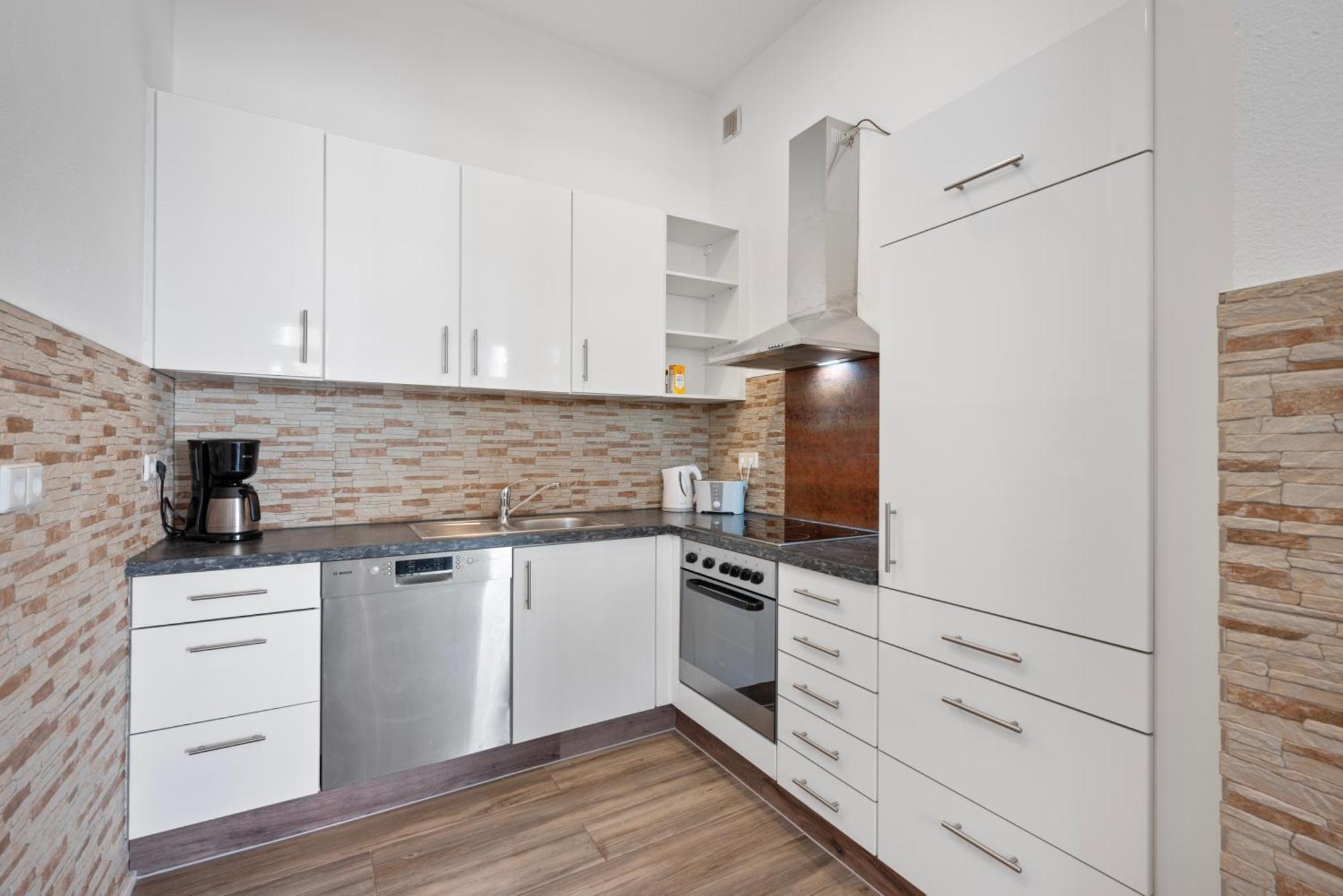 Backhome - Business&Family - Fantastische Schlosslage, Smarttv, Netflix, 50Qm, 24H Checkin - Apartment 1 ลุดวิกสบูร์ก ภายนอก รูปภาพ